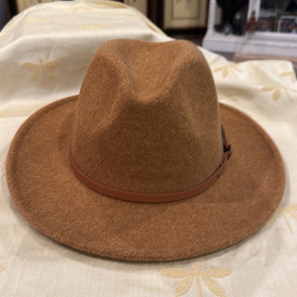 Camel Brown Wool Felt Hat w/ Faux Leather Band Wrap w/ Gold Tone Buckle Accent. - Picture 3 of 9